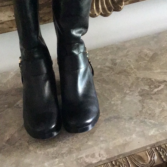 Boot - Picture 6 of 7